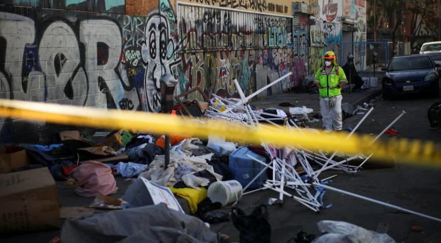 Trump signs executive order making it easier to remove homeless people from streets